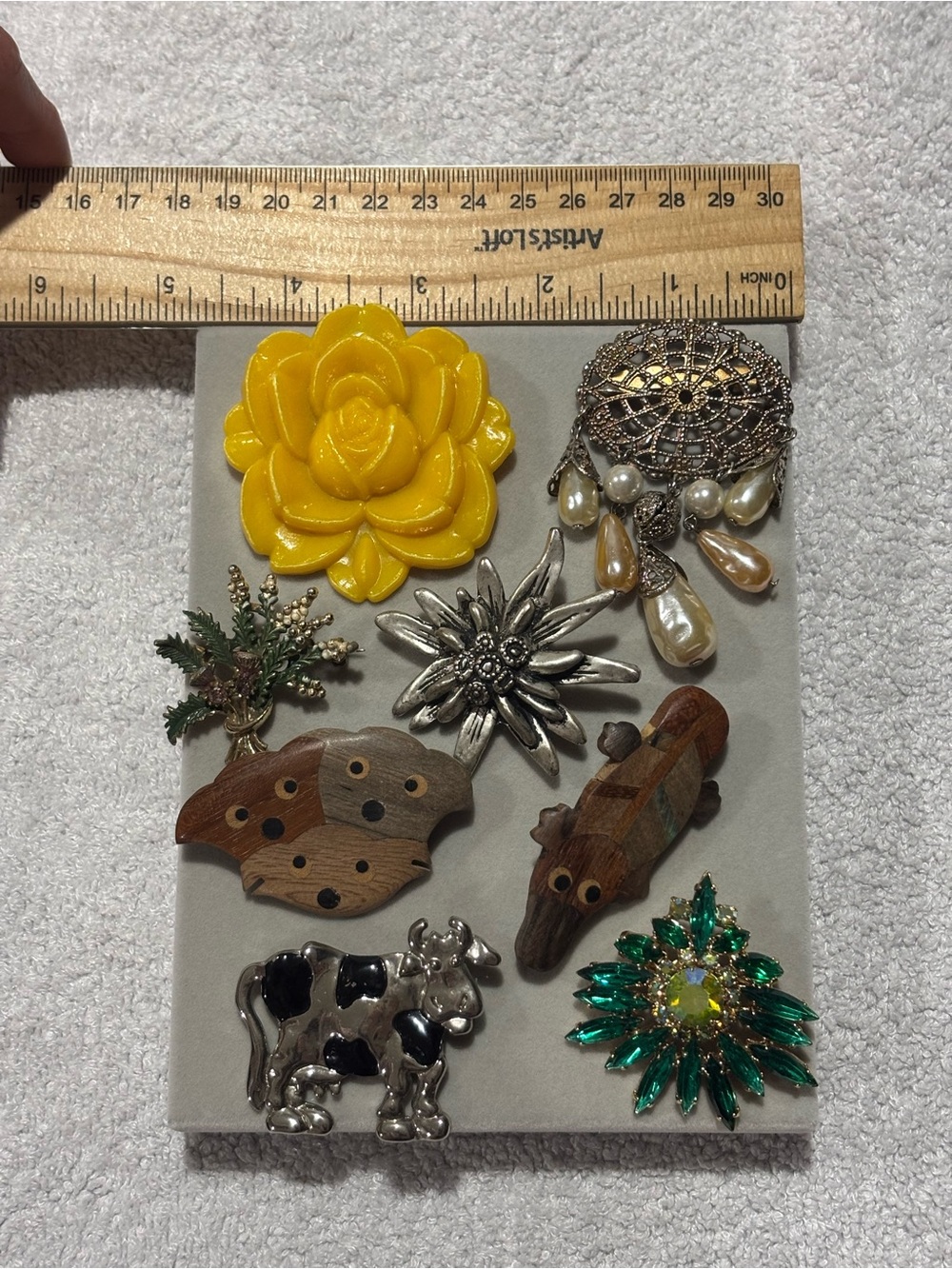 Lot of 8 Assorted Brooch/Pins